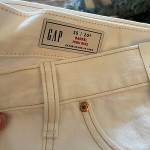 GAP Women's High Rise Barrel Jeans - White